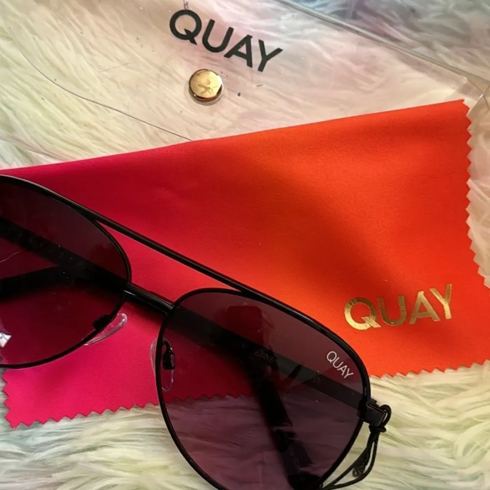 Quay Vivvienne mini sunglasses